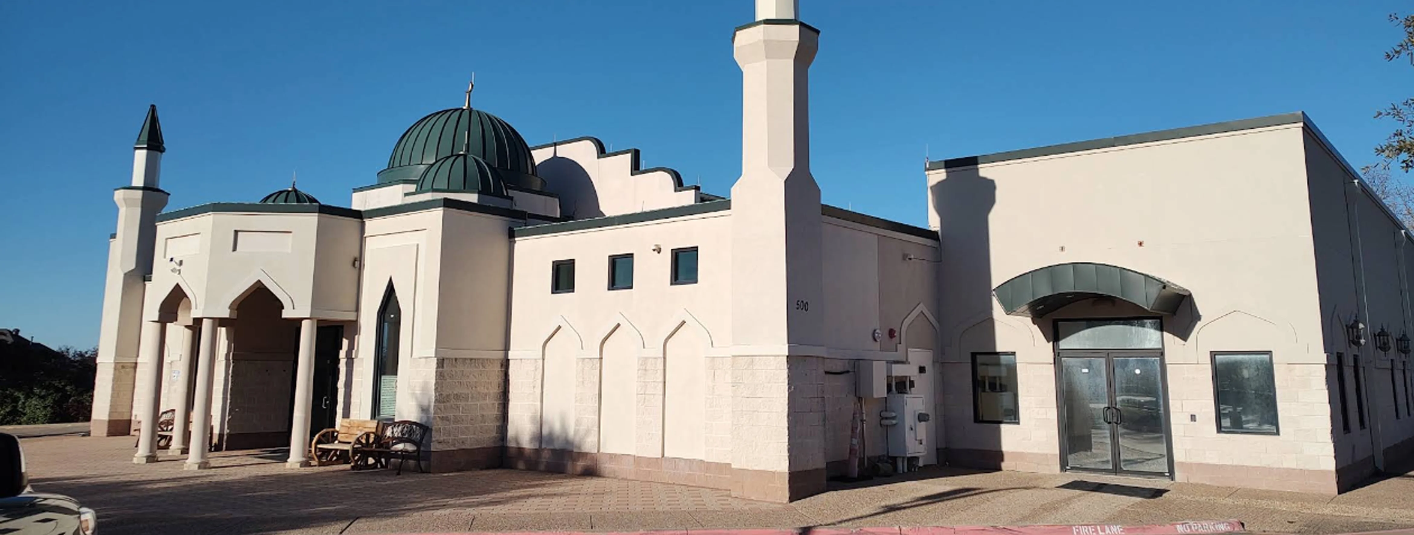 Exterior view of Islamic Association of Colleyville Colleyville building
